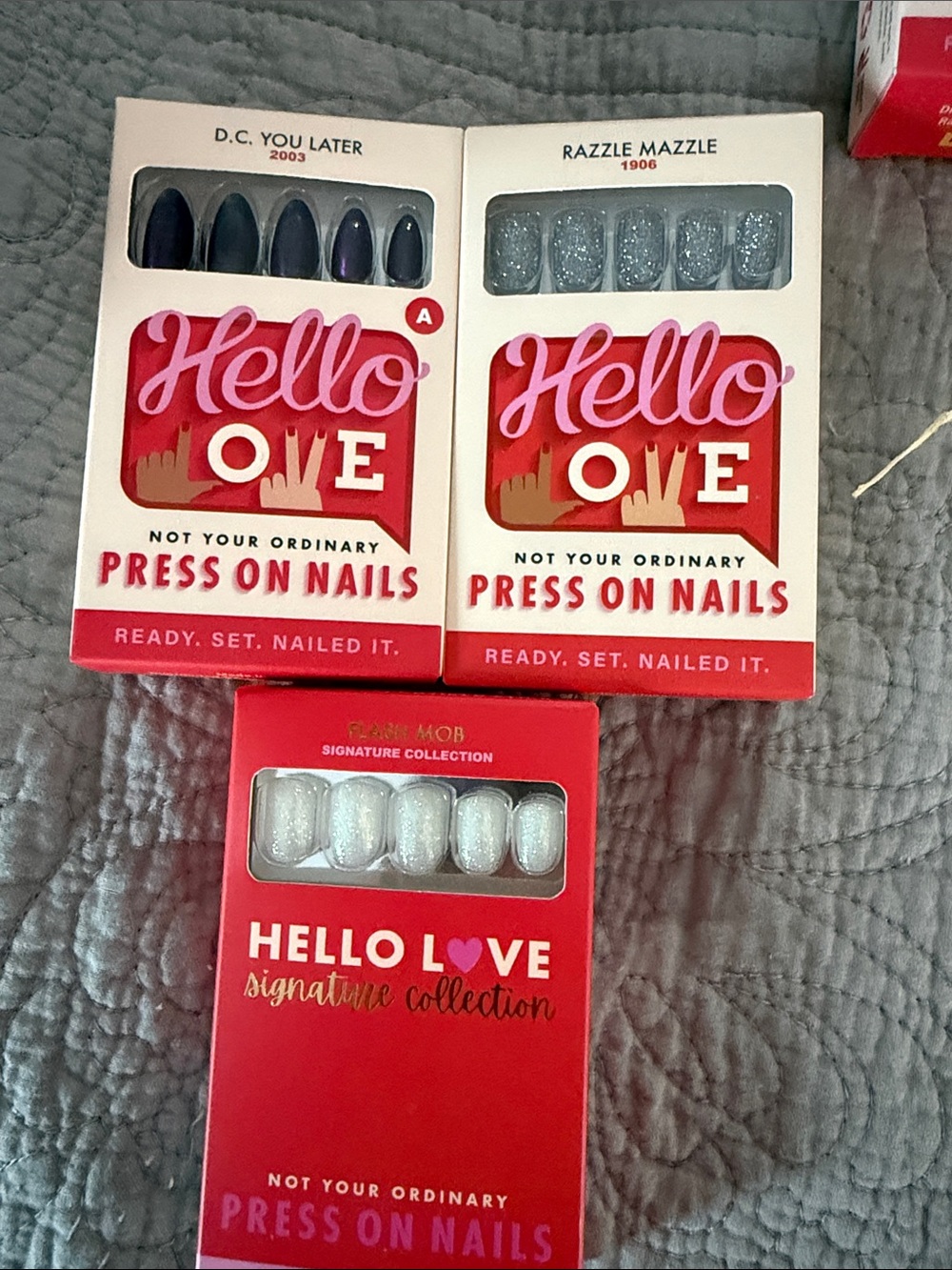 Hello Love Women's Press-On Nails - Mixed Grey & Silver Glitter